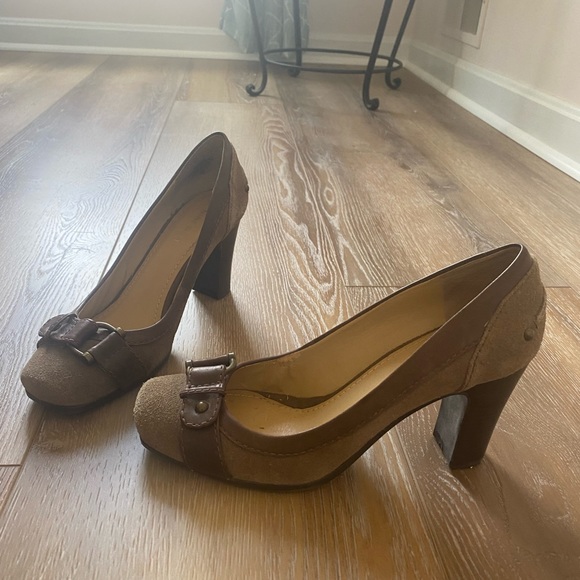 Pseudo suede heels. Size 7. Great condition - Picture 5 of 5